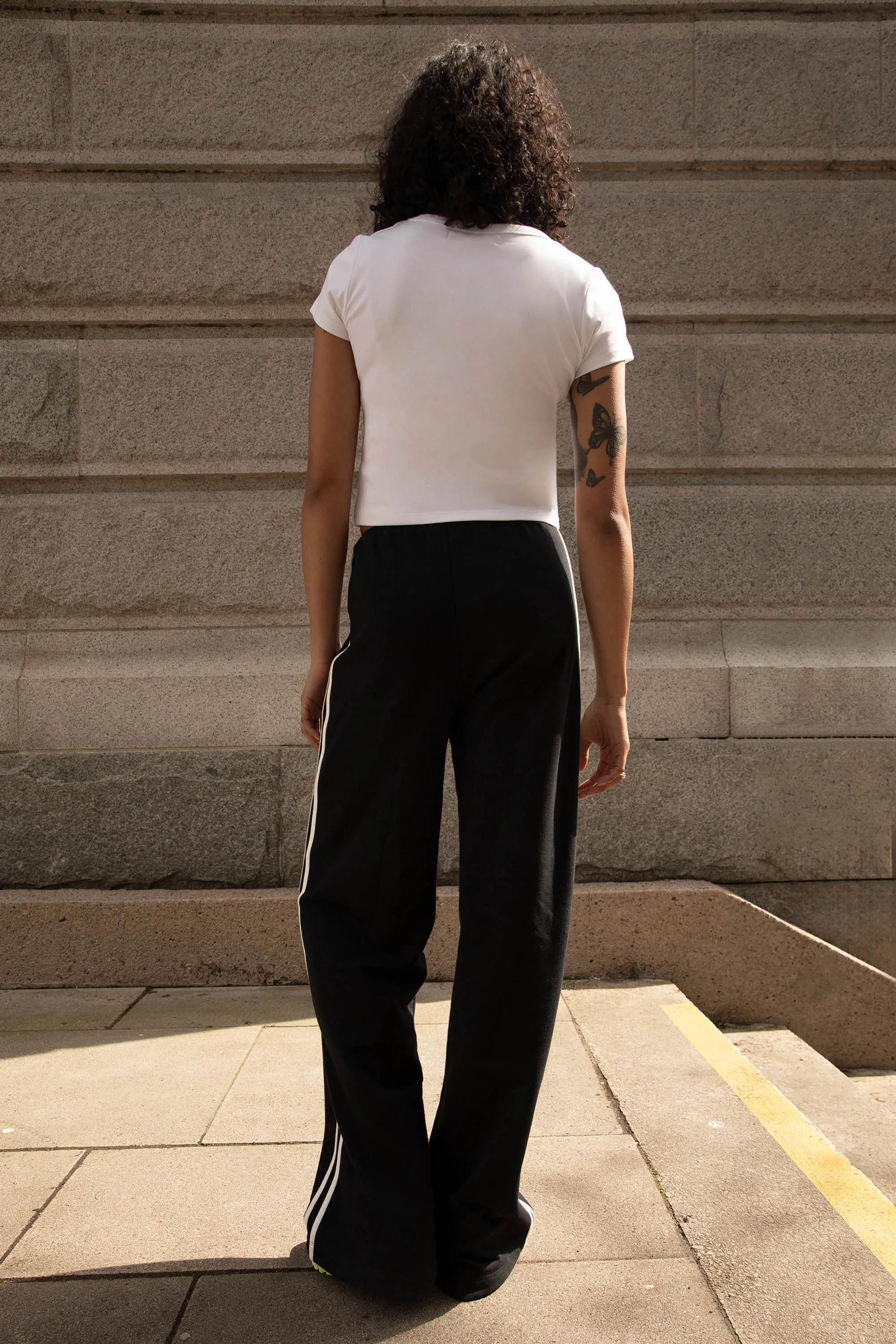 WIDE LEG SWEATPANTS WITH SIDE DETAIL